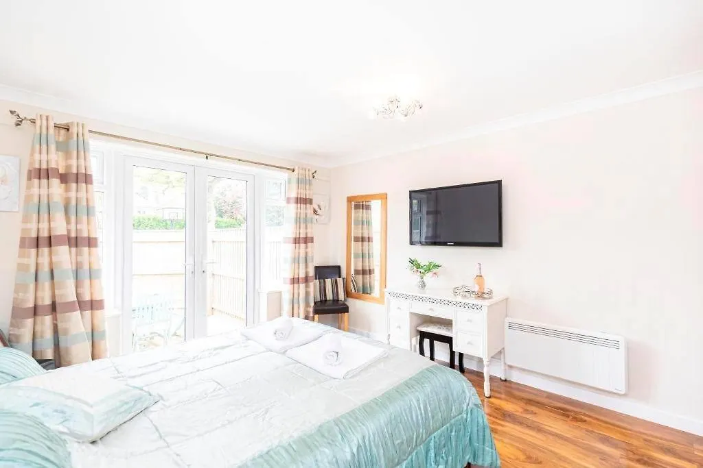 Bournecoast: Lovely Annex With Patio Nr Beach-5286 Bournemouth