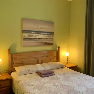 Near The Sea With Free Parking Southend-on-Sea